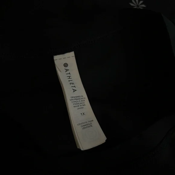 Athleta Black LEVITATE TANK Plus Size 1X - Picture 2 of 6